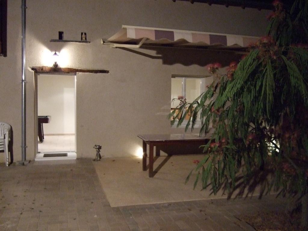 Les Escargots Bed & Breakfast Vauchretien ภายนอก รูปภาพ